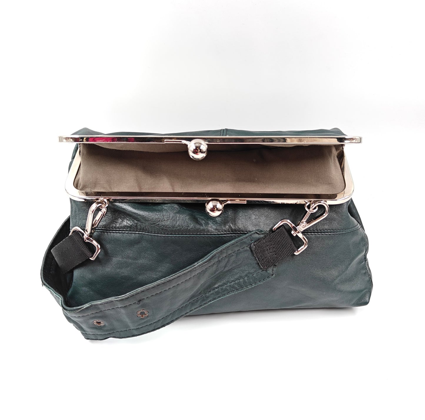 Oodi L-Olkalaukku kierrätysnahkaa, myrkyn vihreä, tumma