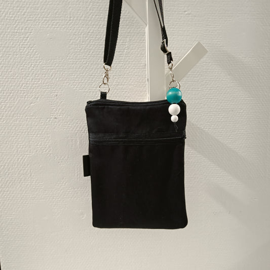 Iso Kännykkälaukku musta, vetoketjulla